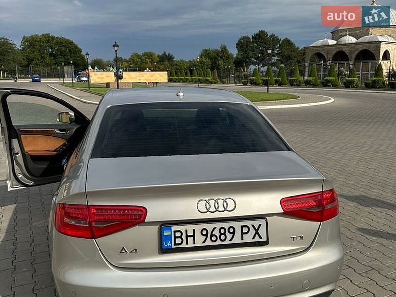 Седан Audi A4 2012 в Измаиле