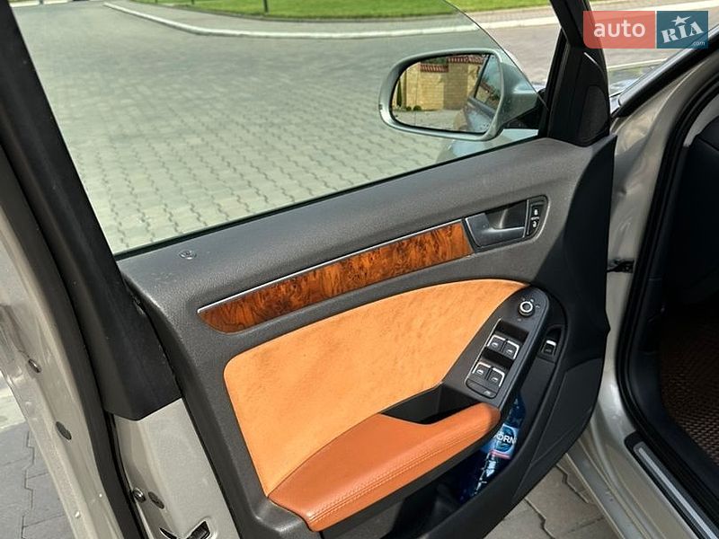 Седан Audi A4 2012 в Измаиле