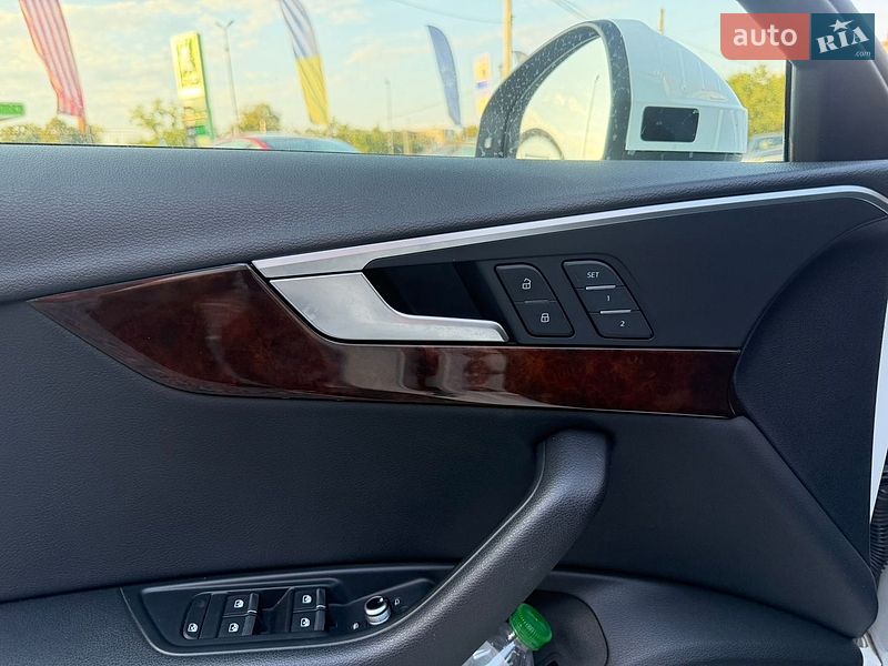 Седан Audi A4 2019 в Стрые
