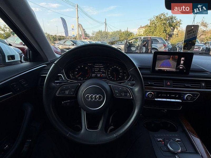 Седан Audi A4 2019 в Стрые
