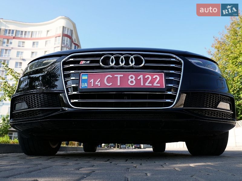 Седан Audi A4 2015 в Івано-Франківську