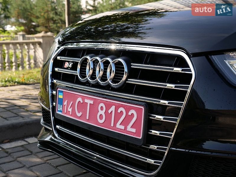 Седан Audi A4 2015 в Івано-Франківську
