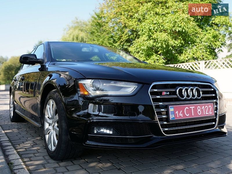Седан Audi A4 2015 в Івано-Франківську