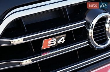 Седан Audi A4 2015 в Івано-Франківську