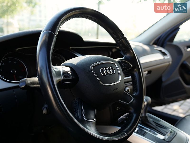 Седан Audi A4 2015 в Івано-Франківську