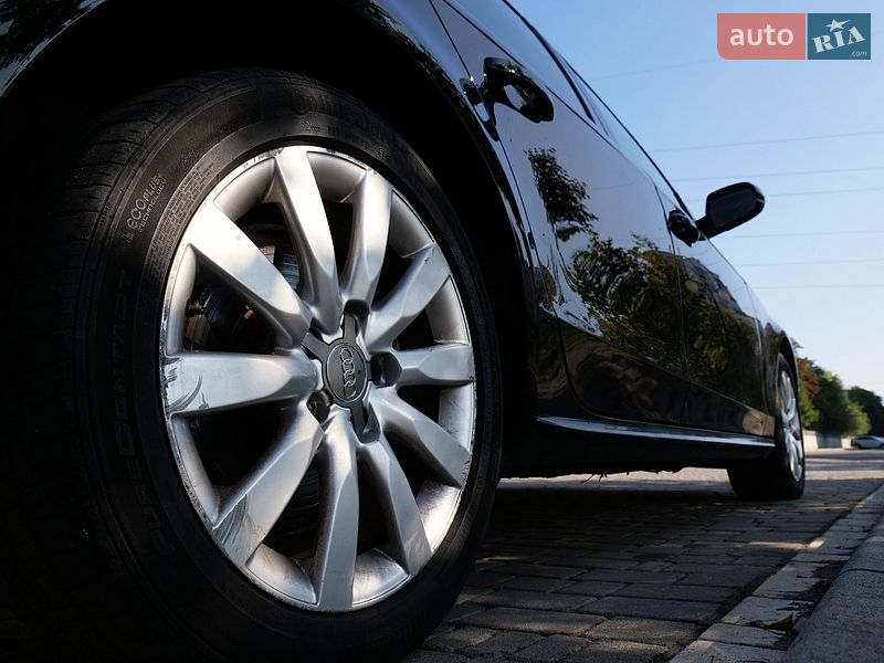 Седан Audi A4 2015 в Івано-Франківську