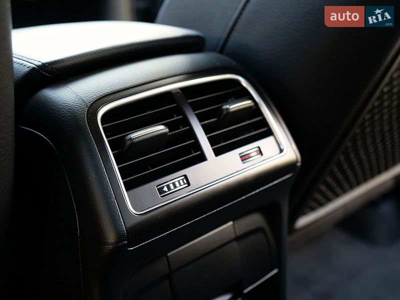 Седан Audi A4 2015 в Івано-Франківську