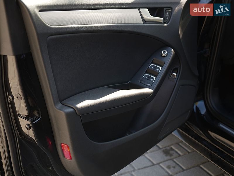 Седан Audi A4 2015 в Івано-Франківську