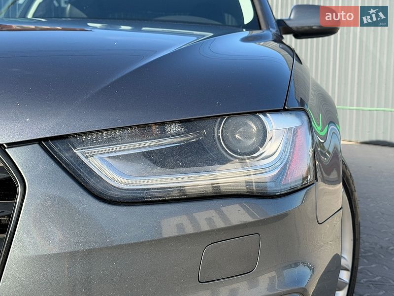 Седан Audi A4 2015 в Львове