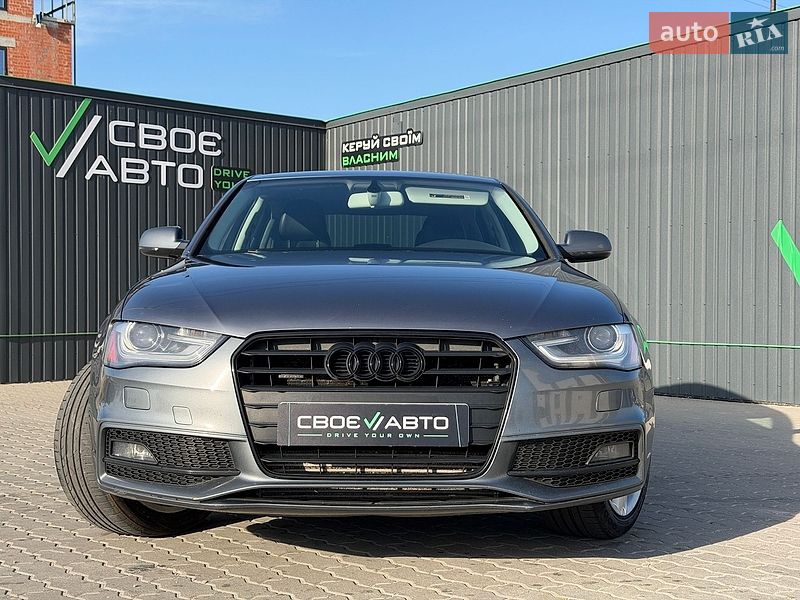 Седан Audi A4 2015 в Львове