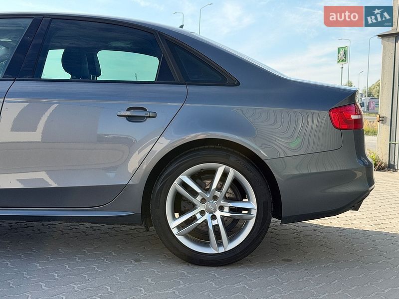 Седан Audi A4 2015 в Львове