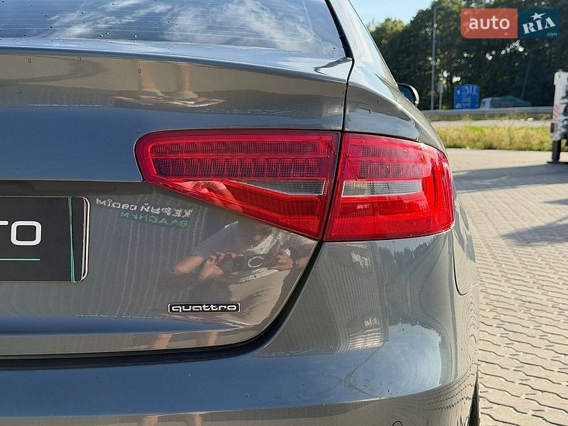 Седан Audi A4 2015 в Львове