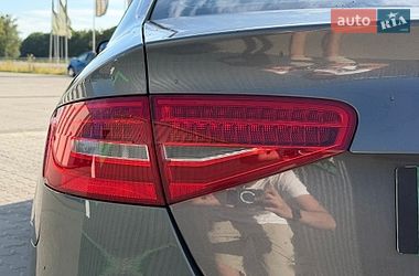 Седан Audi A4 2015 в Львове