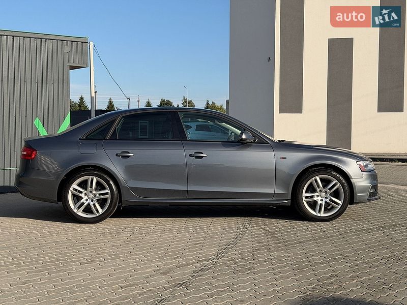 Седан Audi A4 2015 в Львові