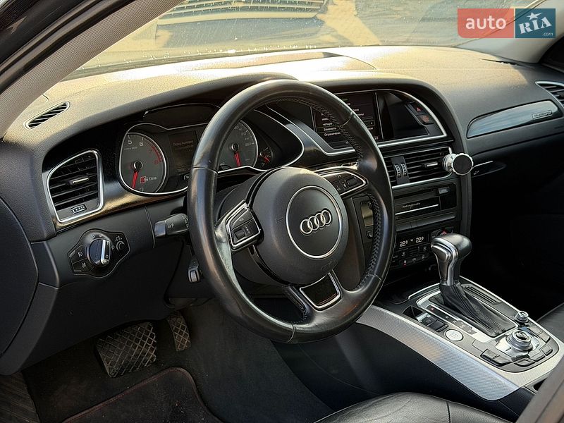 Седан Audi A4 2015 в Львове