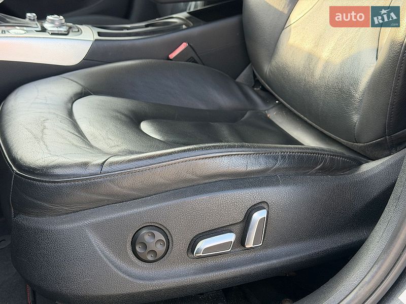 Седан Audi A4 2015 в Львове