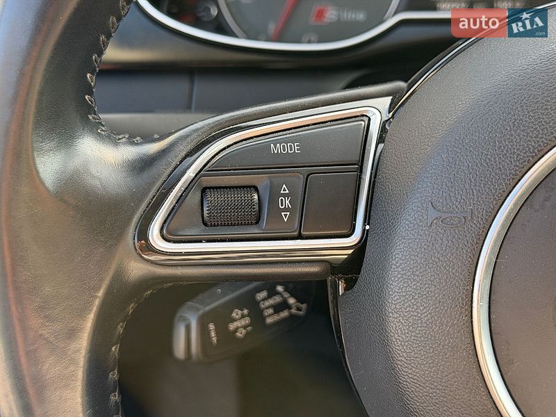 Седан Audi A4 2015 в Львове