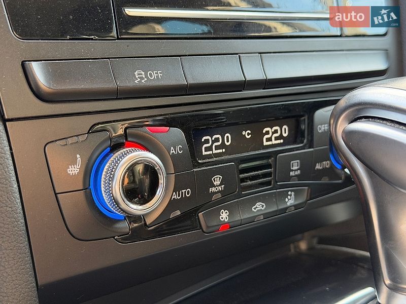Седан Audi A4 2015 в Львове