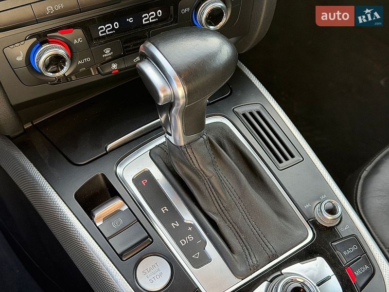 Седан Audi A4 2015 в Львове