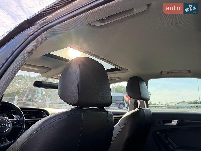 Седан Audi A4 2015 в Львове