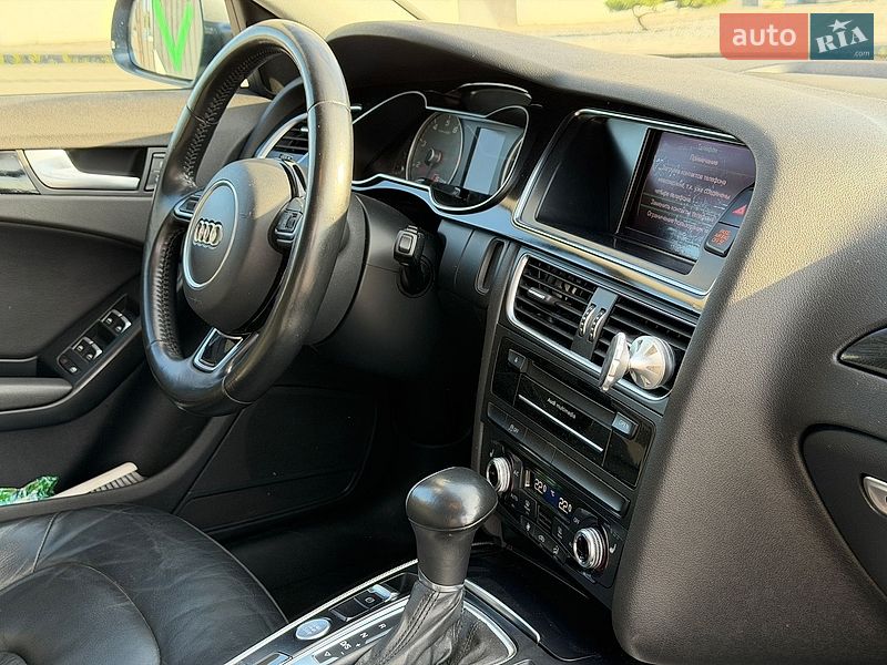 Седан Audi A4 2015 в Львове