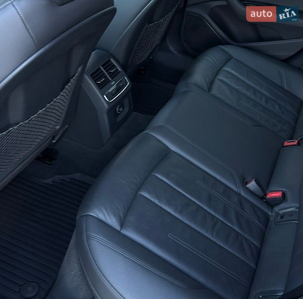 Седан Audi A4 2018 в Здолбунове