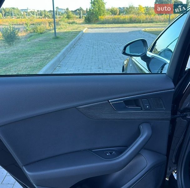 Седан Audi A4 2018 в Здолбуніві