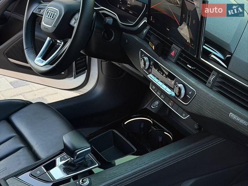 Седан Audi A4 2022 в Коломиї