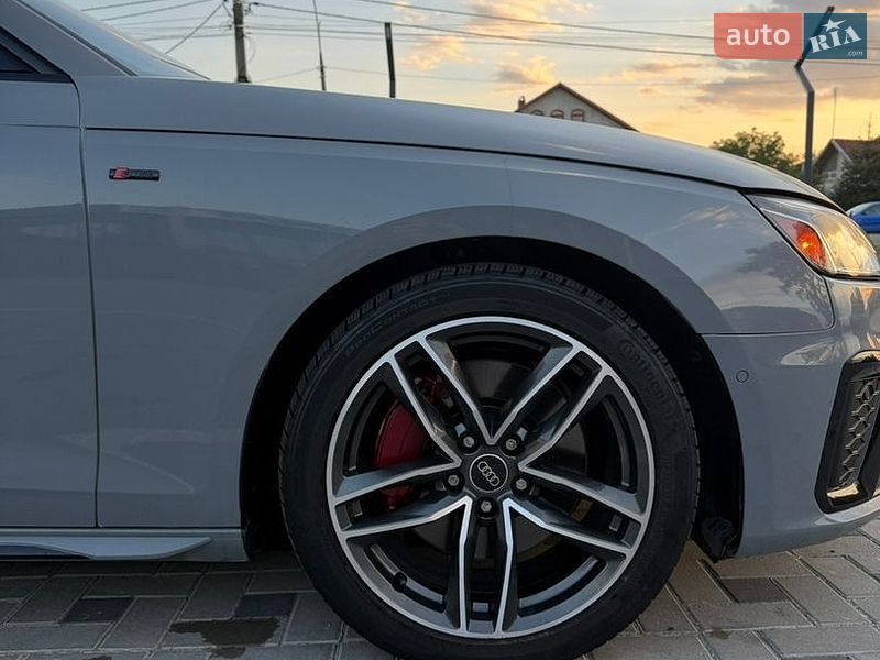 Седан Audi A4 2022 в Коломиї