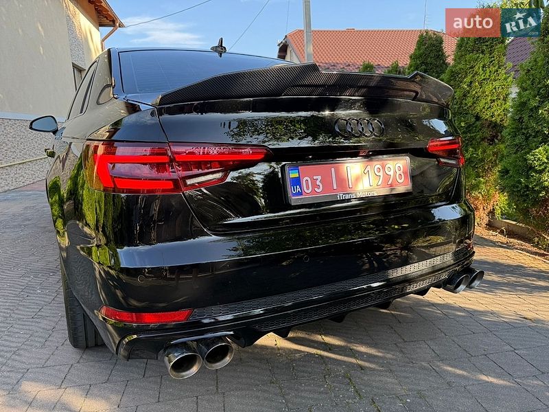 Седан Audi A4 2018 в Стрые