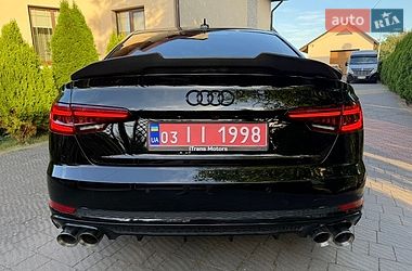 Седан Audi A4 2018 в Стрые