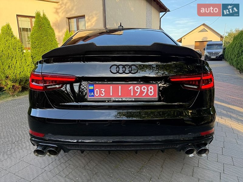 Седан Audi A4 2018 в Стрые