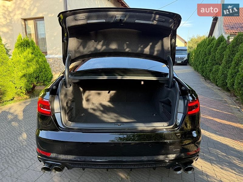 Седан Audi A4 2018 в Стрые