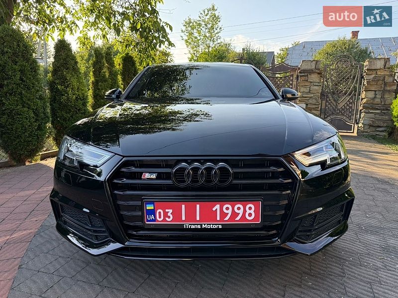 Седан Audi A4 2018 в Стрию