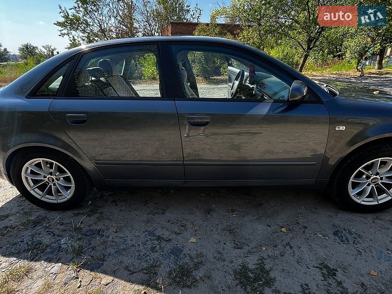 Седан Audi A4 2004 в Звенигородке