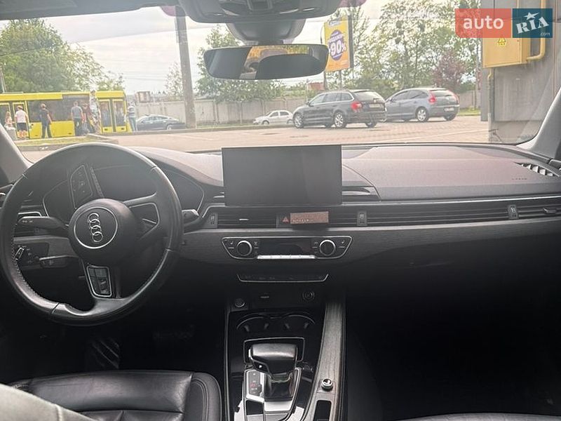 Седан Audi A4 2020 в Львові
