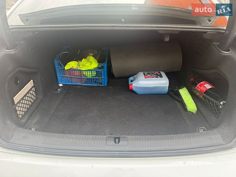 Седан Audi A4 2020 в Львові