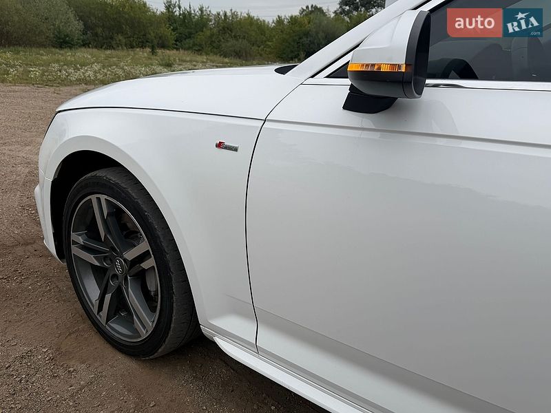 Седан Audi A4 2015 в Львове