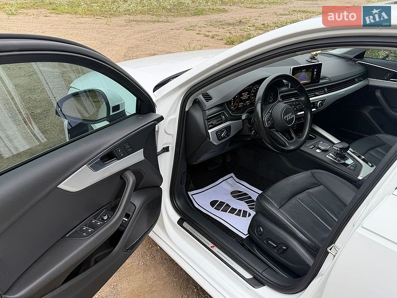 Седан Audi A4 2015 в Львове