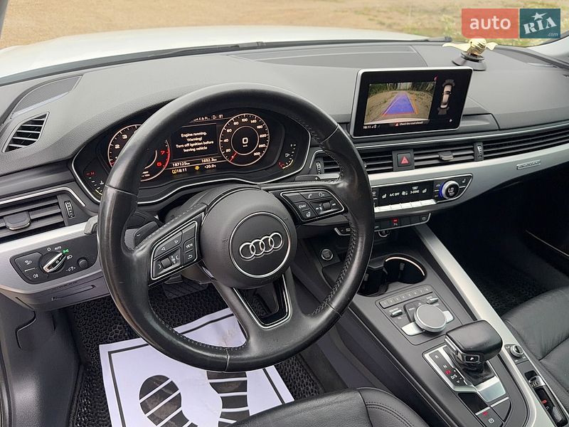 Седан Audi A4 2015 в Львове