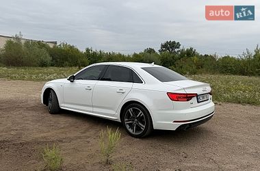 Седан Audi A4 2015 в Львове
