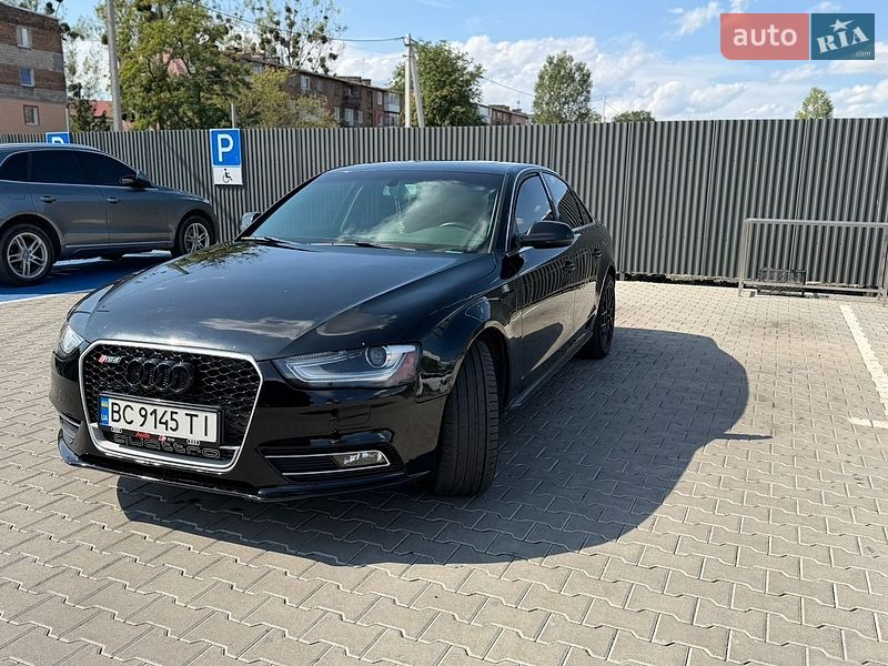 Седан Audi A4 2014 в Львове