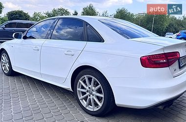 Седан Audi A4 2014 в Львові