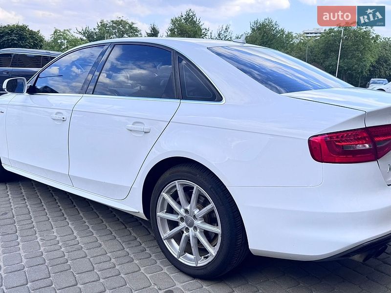 Седан Audi A4 2014 в Львові