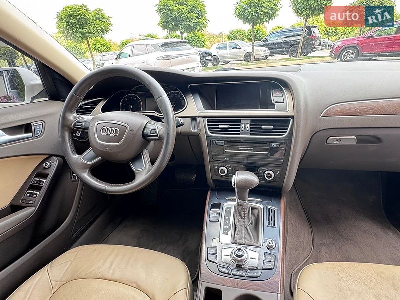 Седан Audi A4 2014 в Львові