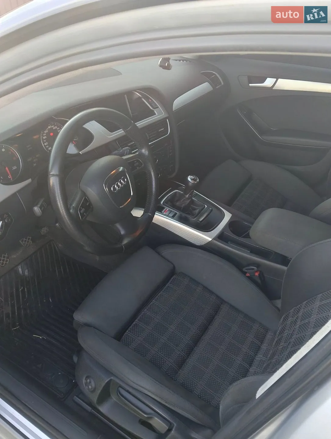 2010 Audi A4 - мініатюра 4