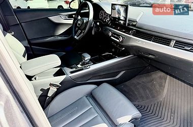 Седан Audi A4 2022 в Харкові