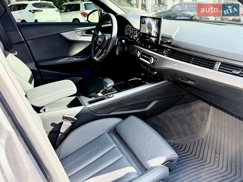 Седан Audi A4 2022 в Харкові