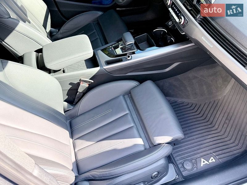 Седан Audi A4 2022 в Харкові