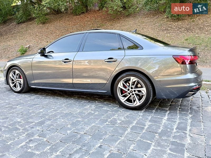 Седан Audi A4 2022 в Харкові